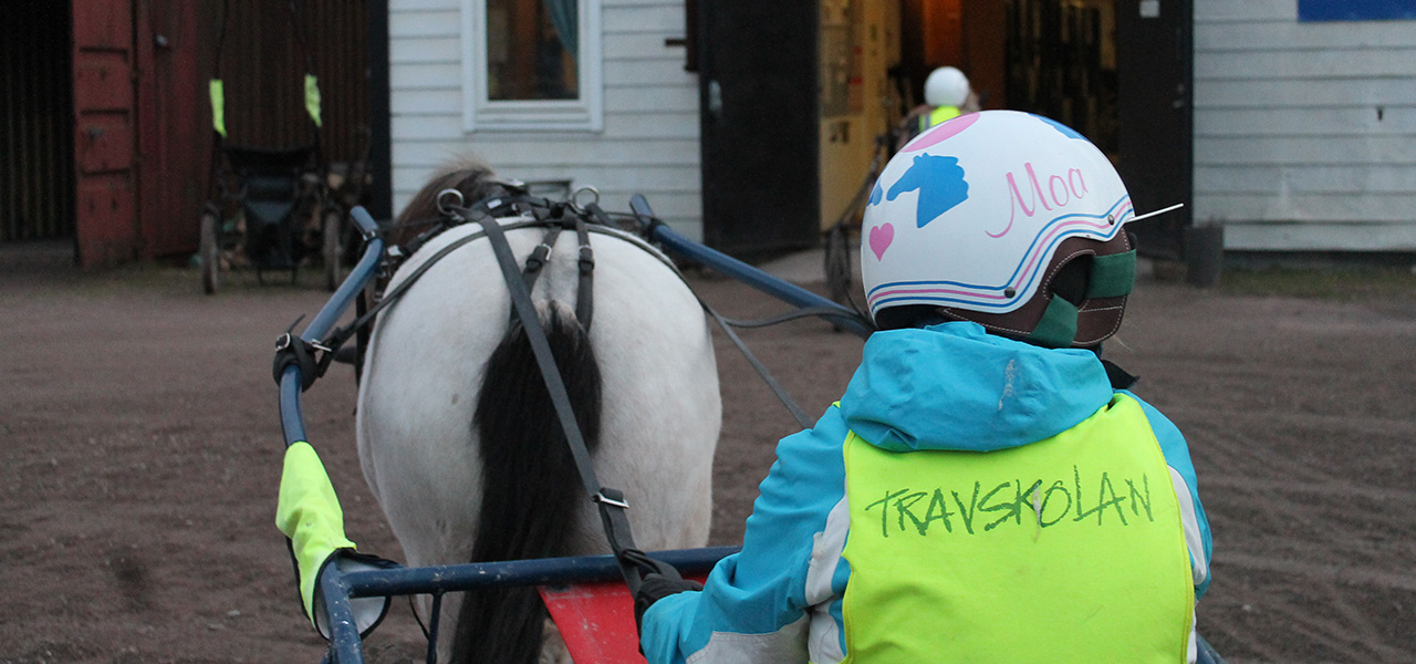 Välkommen till Mantorps Travskola!