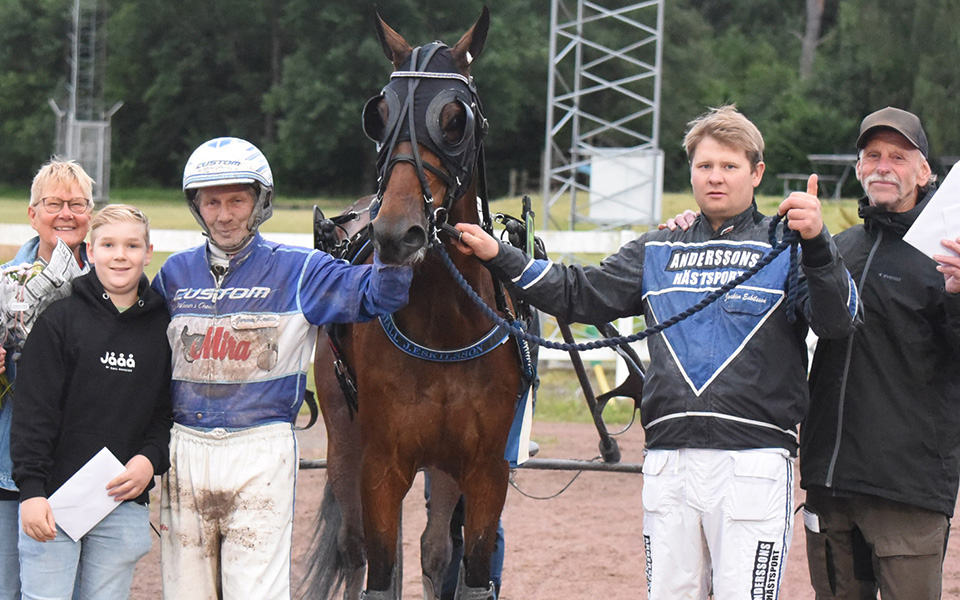 Ung och gammal fällde spelarna