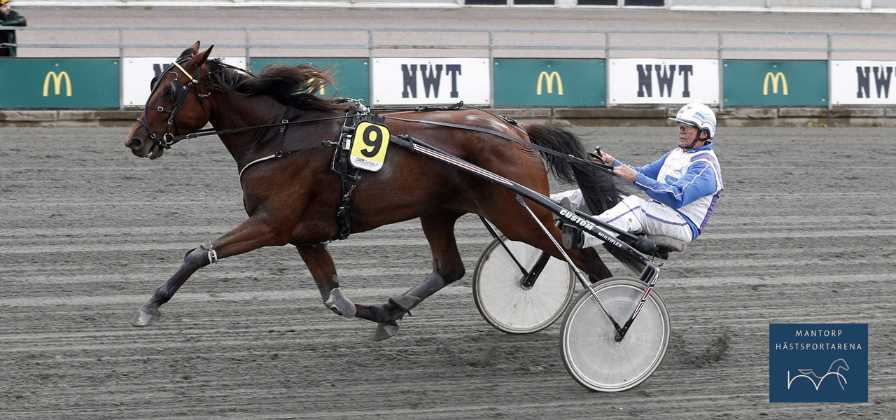 Lars-Erik Nilsson och Julietta Doc vid fjolårets seger på Färjestad. Bild: Lennart Kihlman. Ny seger för Lasse och Julietta